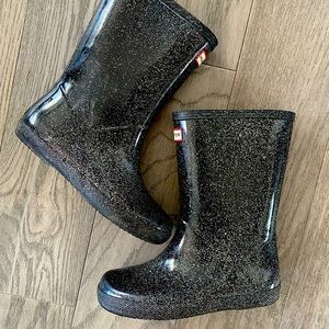 Hunter Kids Classic Glitter Rain Boot, Black, 13M, Girls
